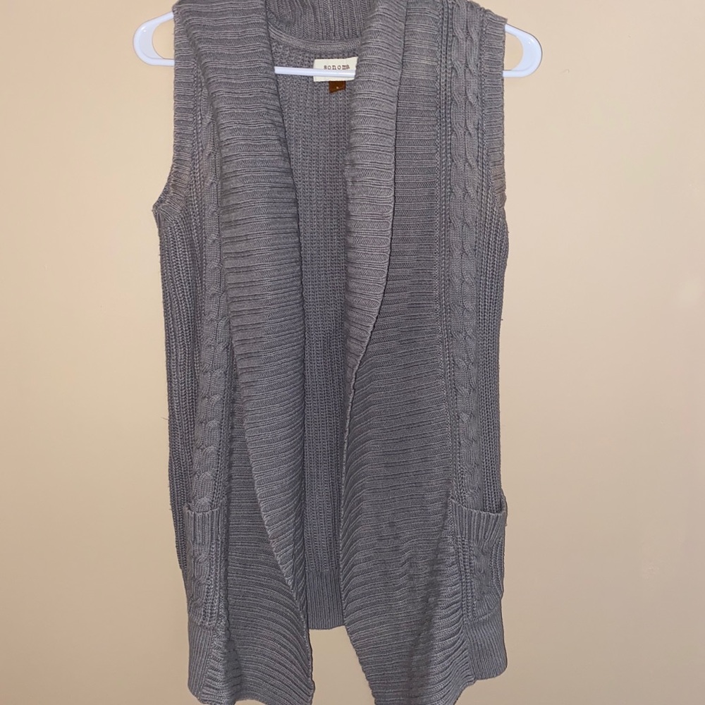 Sweater vest